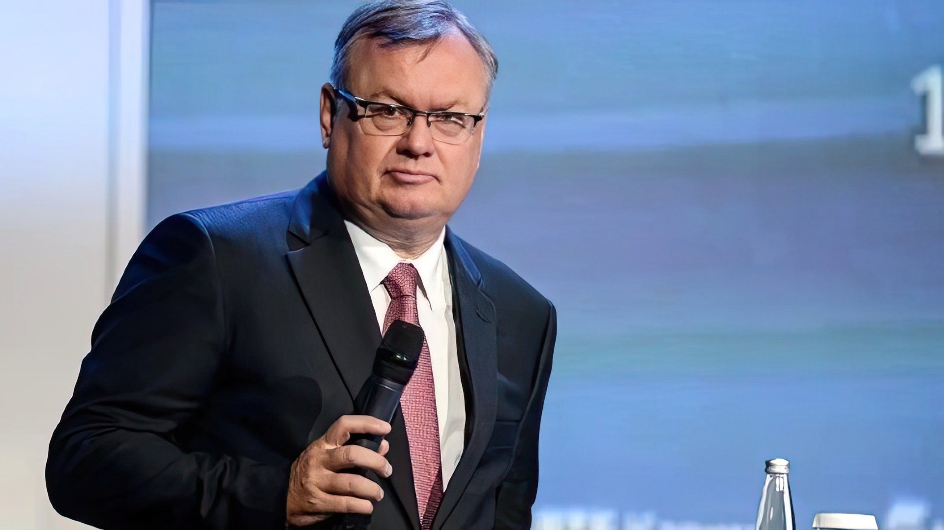 Андрей Костин