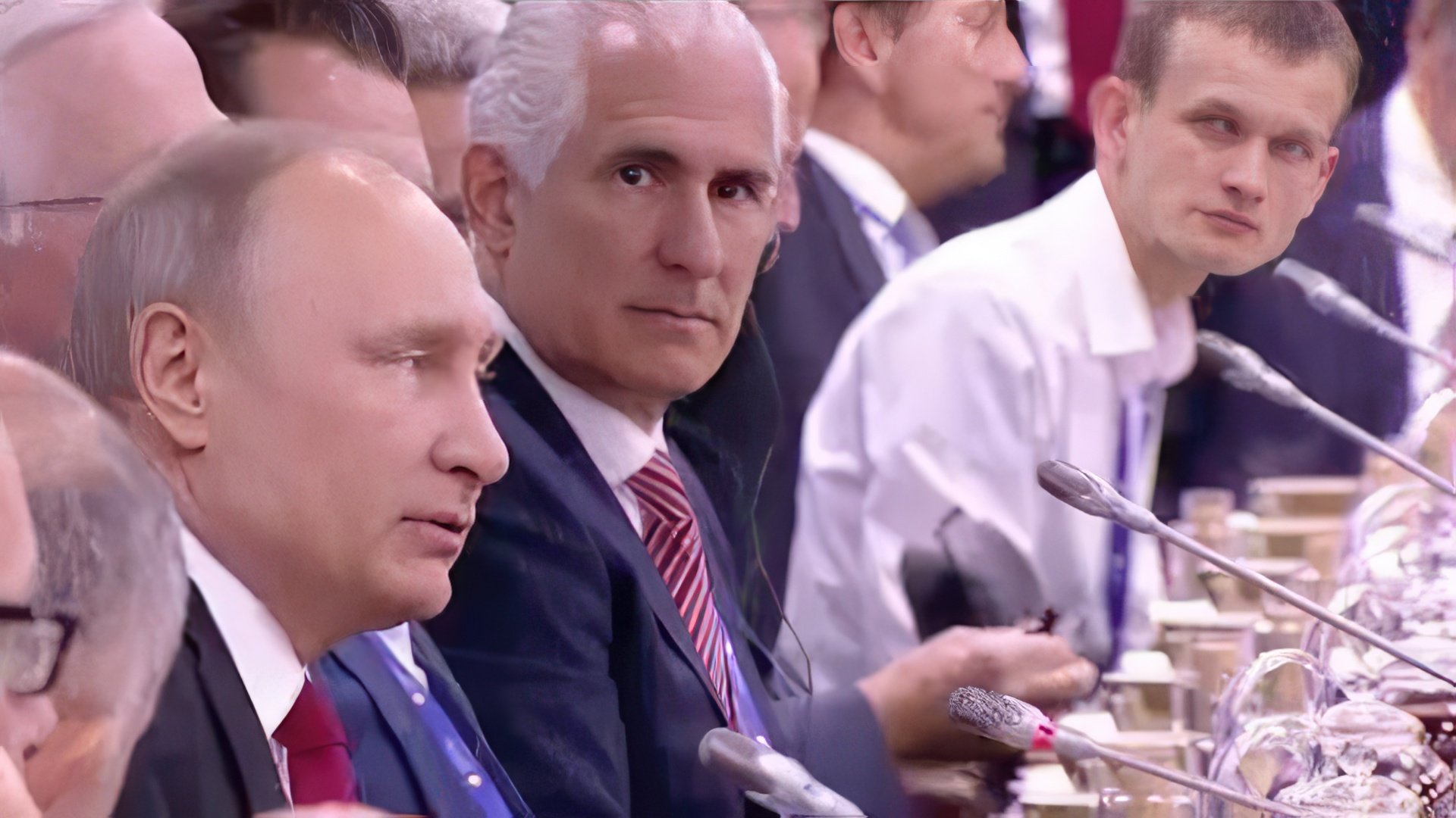 Владимир Путин и Виталик Бутерин на Петербургском международном экономическом форуме