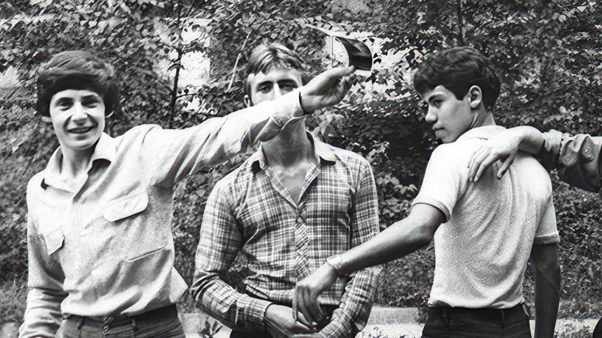 Аркадий Волож (слева) в школьные годы. На фото с Ильей Сегаловичем (в центре)